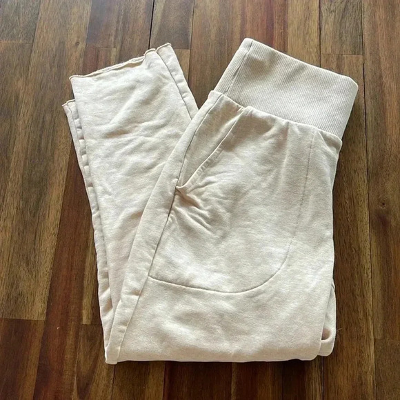 Nike Capri sweatpants - Picture 1 of 10
